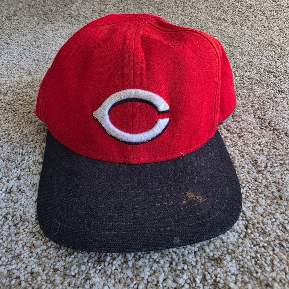 VINTAGE New Era Cincinnati Reds Hat Mens S/M Red Black Snapback MLB Baseball Cap